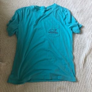 vineyard vines t-shirt